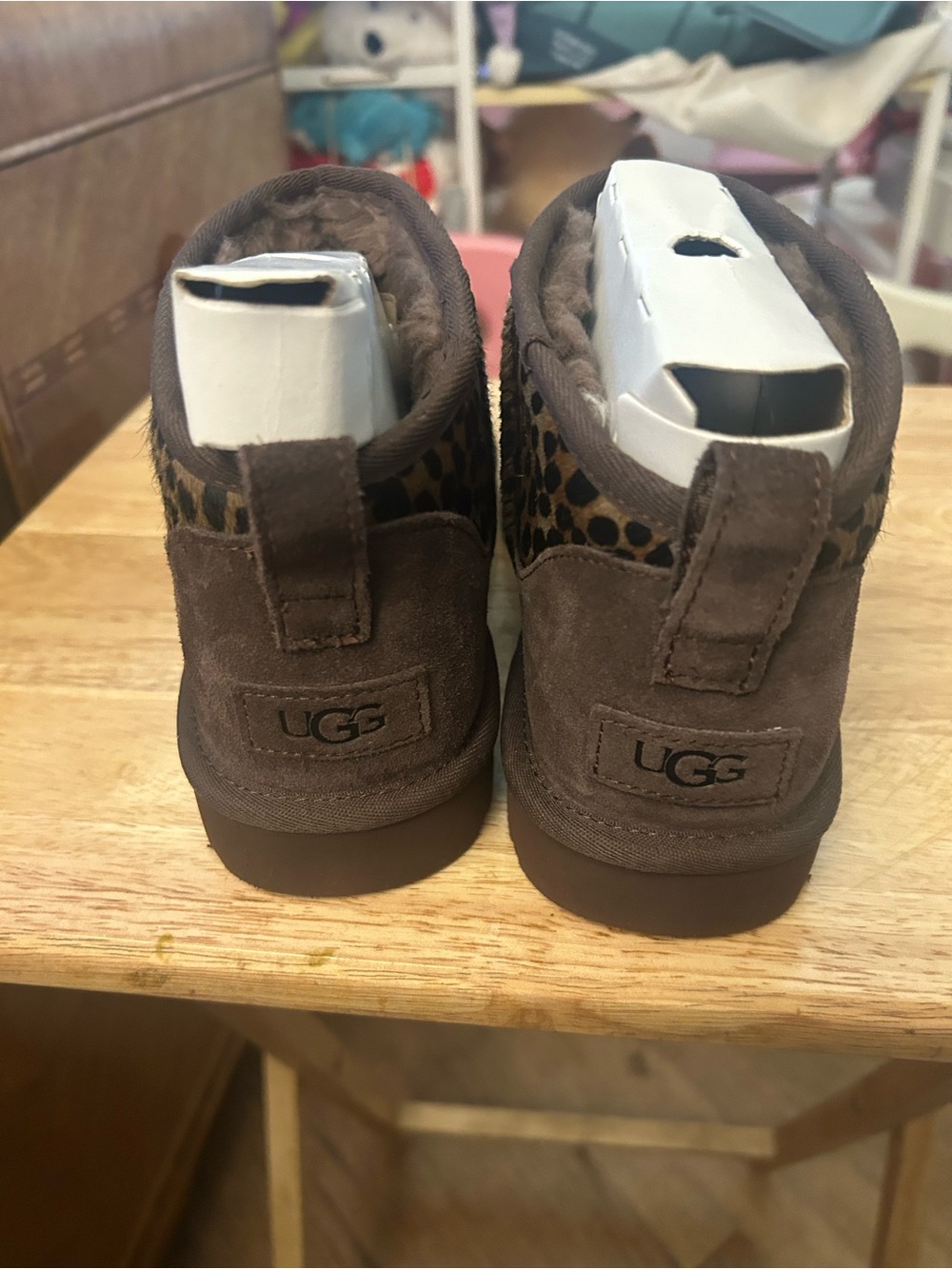 NWT UGG Classic Ultra Mini Caspian Spotted Cheetah Print Calf Hair Booties - 9 - Picture 3 of 11